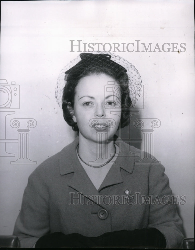 1963 Press Photo Mrs. Earl McCarthy of United Crusade drive - Historic Images
