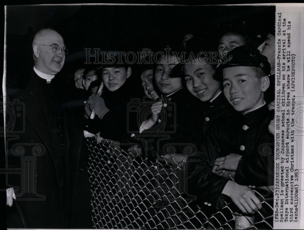 1953 Press Photo Francis Cardinal Spellman greeted by children at Tokyo Airport - Historic Images