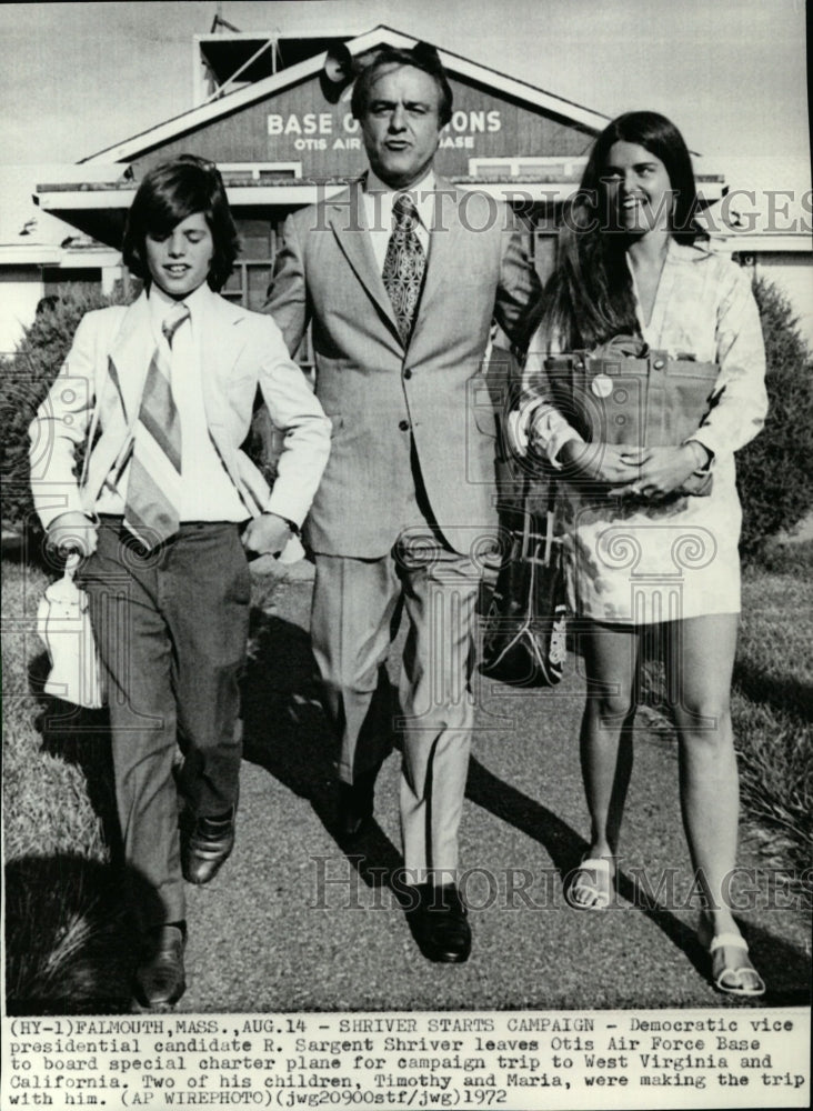 1972 Press Photo Candidate R. Sargent Shriver starts campaign to West Virginia - Historic Images