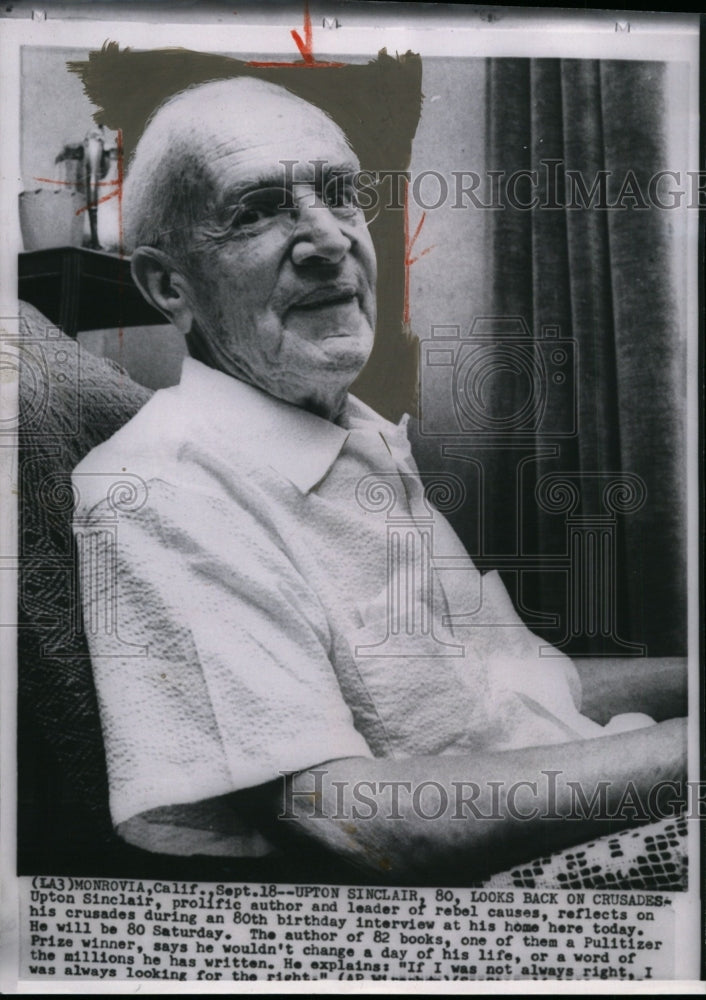 1958 Press Photo Author Upton Sinclair reflects crusades during 80th birthday - Historic Images