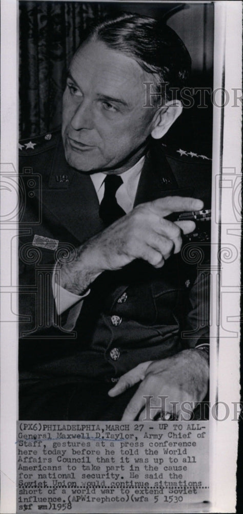 1958 Press Photo Army Chief of Staff General Maxwell Taylor at press conference - Historic Images