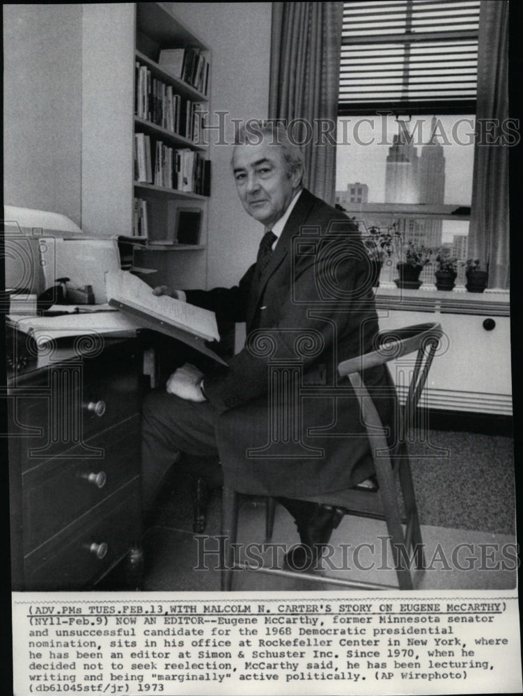 1973 Press Photo Ex-Minnesota senator Eugene McCarthy at Rockefeller Center - Historic Images