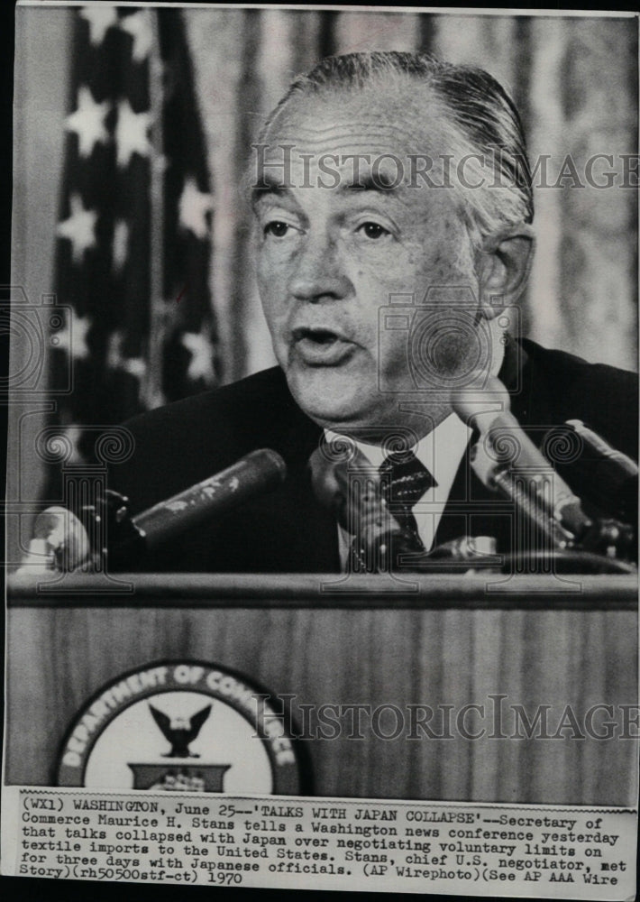 1970 Press Photo Maurice H. Stans, Secretary of Commerce, holds news conference-Historic Images