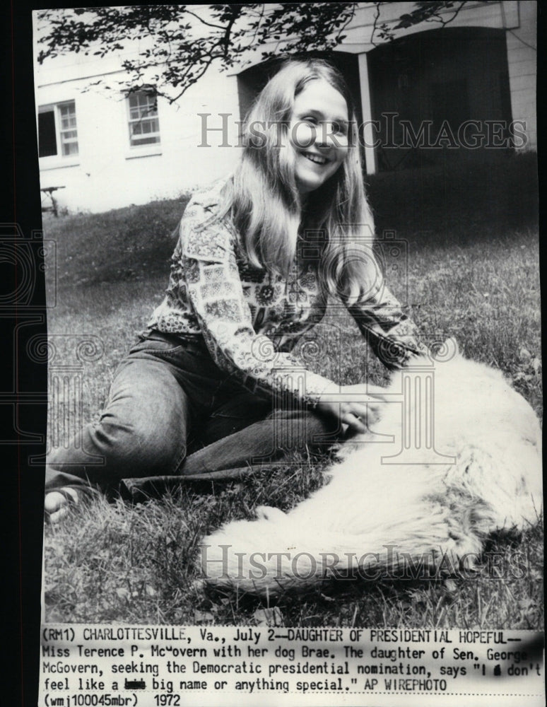 1972 Press Photo Senator George McGovern&#39;s daughter Terence with dog Brae - Historic Images