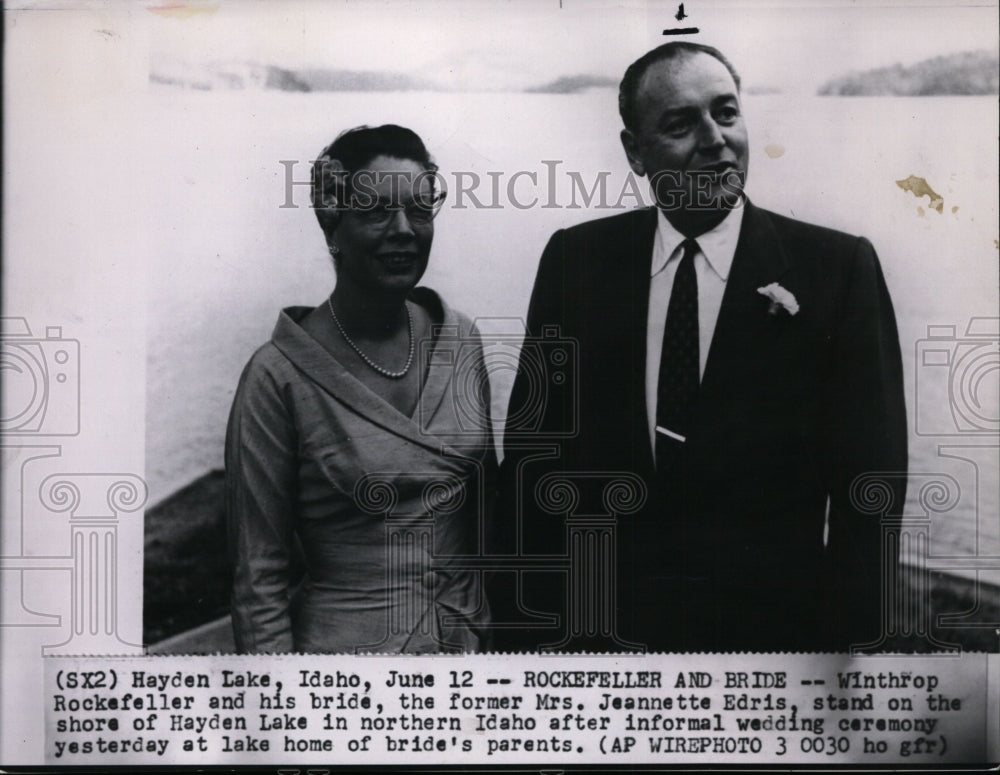 1956 Press Photo Winthrop Rockefeller &amp; bride, the former Mrs. Jeannette Edris - Historic Images