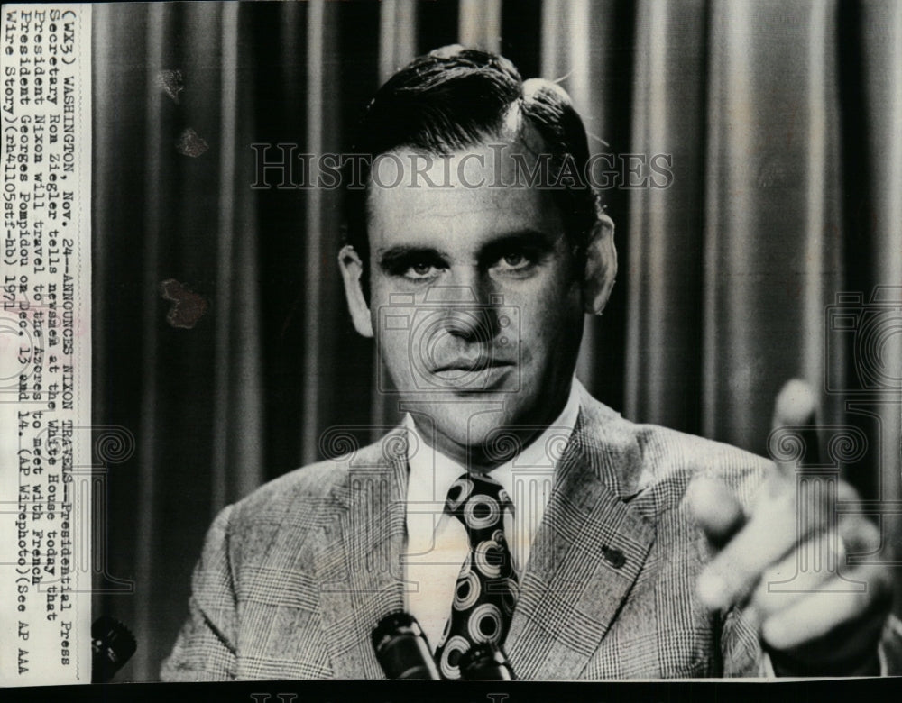 1971 Press Photo Presidential Press Secretary Ron Ziegler makes announcement - Historic Images