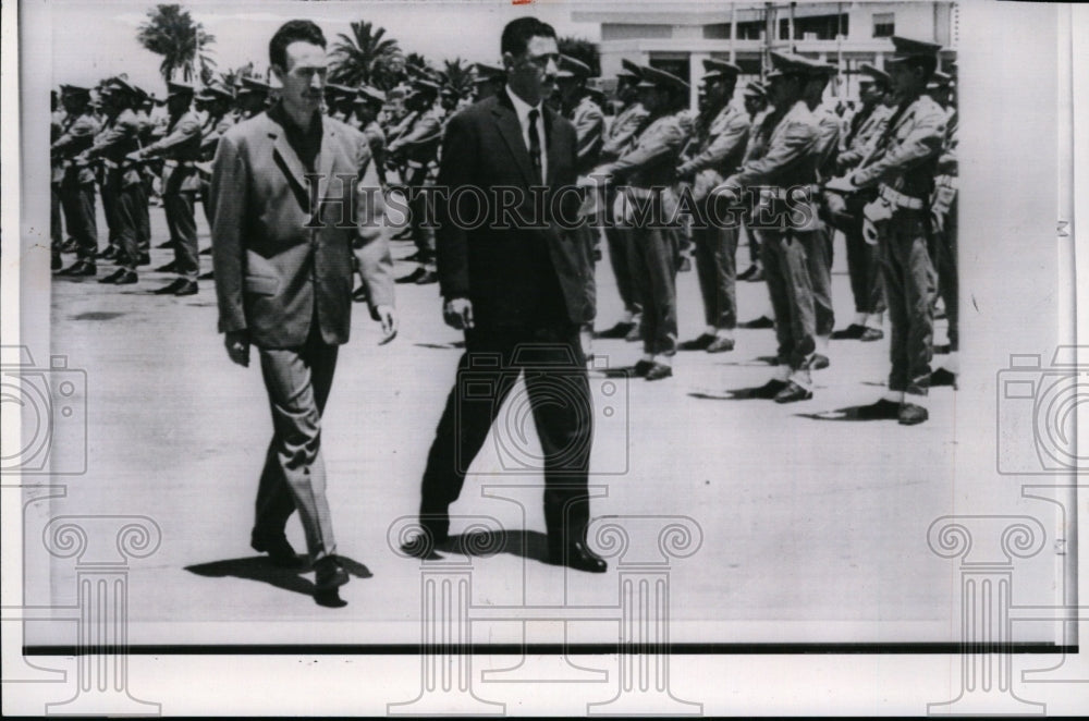 1965 Press Photo Colonel Houari Boumedienne escorts Abdel Hakim Amer in Algiers - Historic Images