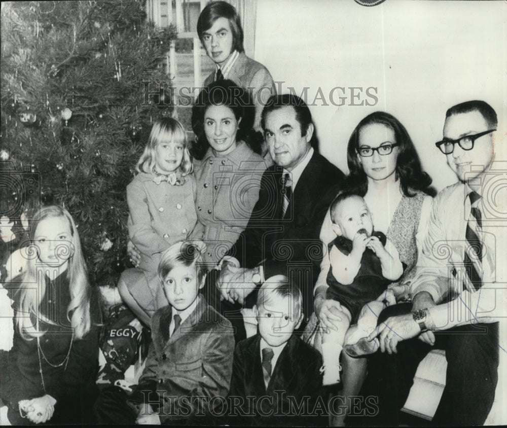 1970 Press Photo Governor George C. Wallace &amp; Mrs. Cornelia, with Families. - Historic Images