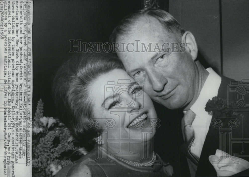 1968 Press Photo Amy Vanderbilt & husband Curtis Bradbury Kellar, pose. - Historic Images