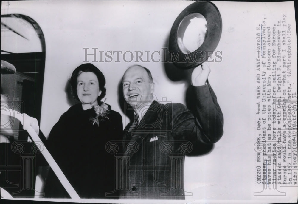 1951 Press Photo Harold Stassen &amp; wife pose before sailing for Europe - Historic Images