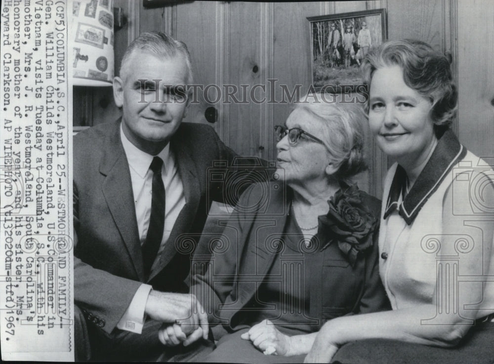 1967 Press Photo General William Childs Westmoreland, with his mother &amp; sister. - Historic Images