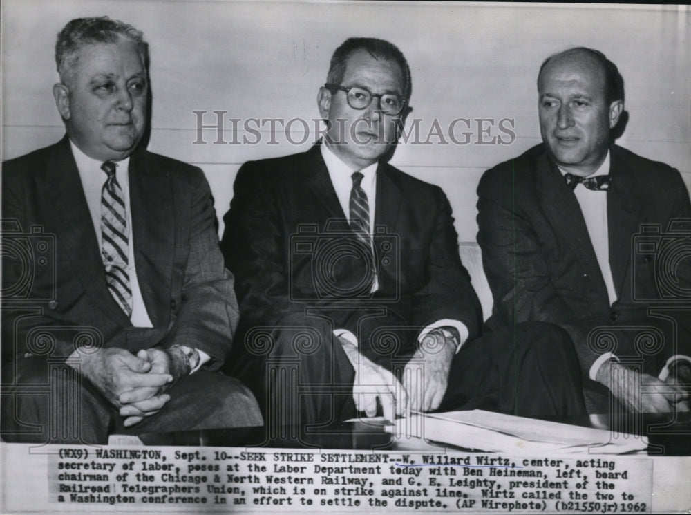 1962 Press Photo W. Willard Wirtz at Labor Department to seek strike settlement - Historic Images