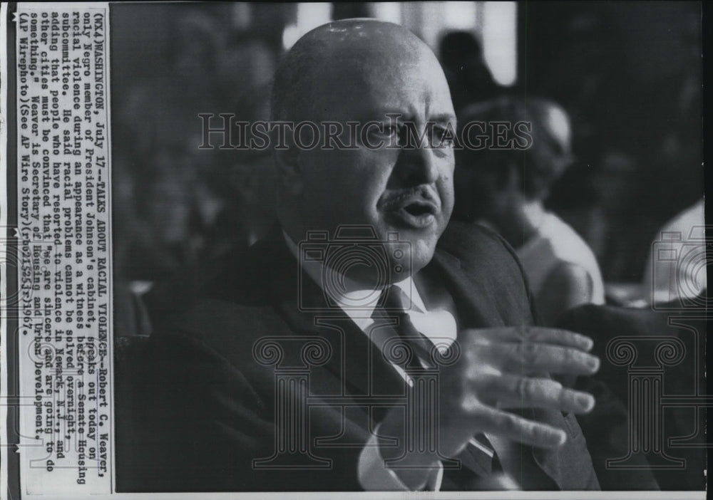 1987 Press Photo Robert Weaver, Secretary of Housing and Urban Development - Historic Images