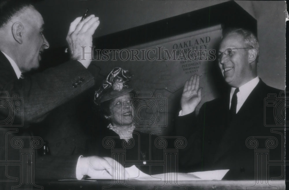 1946 Press Photo Earl Warren files nomination to California Governor&#39;s office - Historic Images