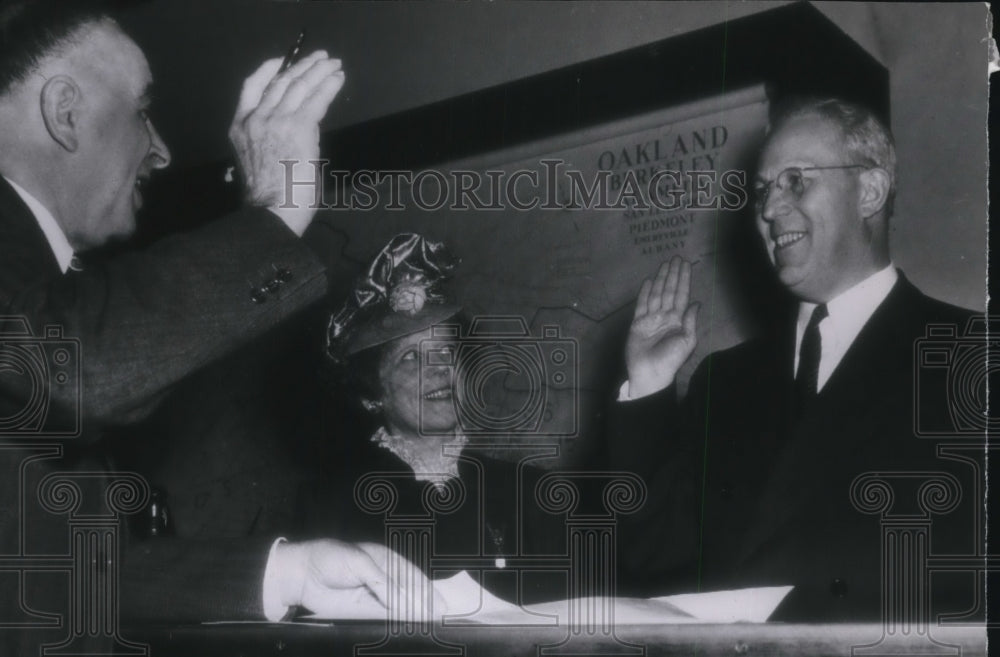 1946 Press Photo Earl Warren files nomination to California Governor's office - Historic Images