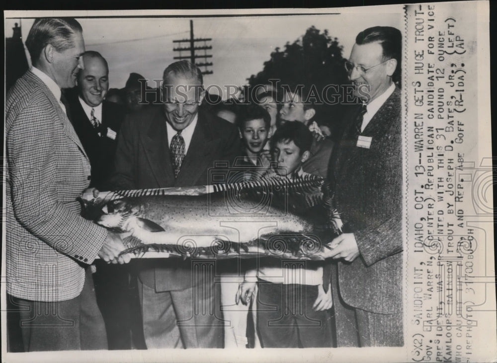 1948 Press Photo Governor Earl Warren presented with 31 lb Kamloop rainbow trout - Historic Images