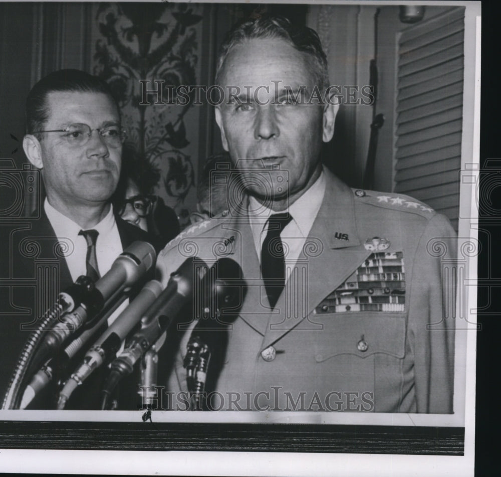 1964 Press Photo Defense Secretary Robert McNamara &amp; General Maxwell Taylor - Historic Images