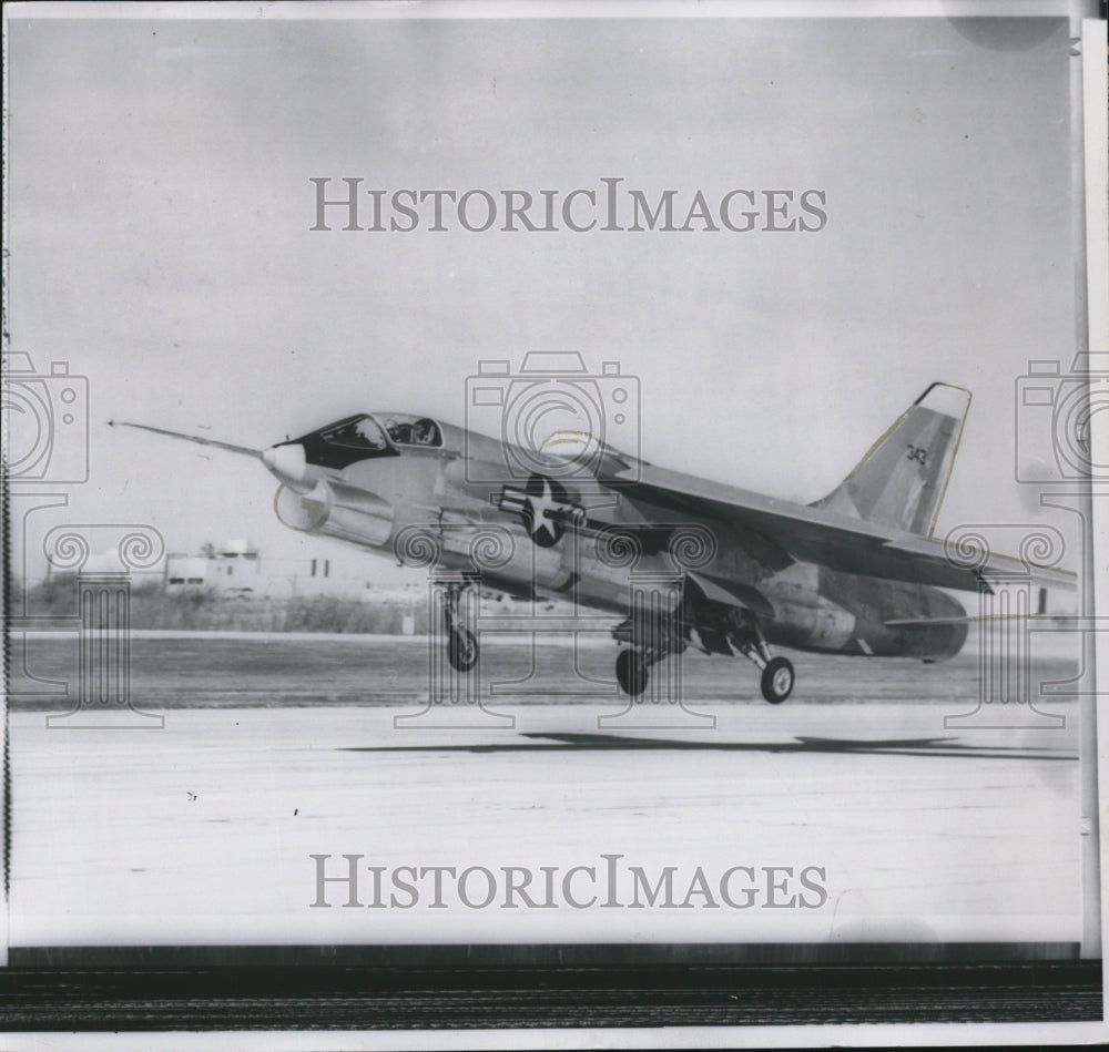 1958 Press Photo F8U-l Crusader fighter jet - Historic Images