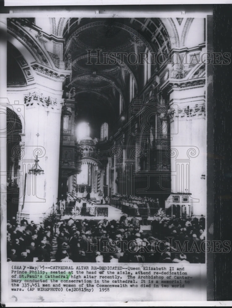 1958 Press Photo Royal family at St. Paul&#39;s Cathedral high altar re-dedication - Historic Images