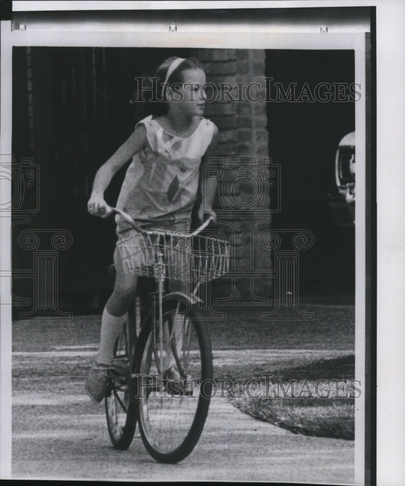 1965 Press Photo Bonnie Lynn White, daughter of Major Edward White - Historic Images