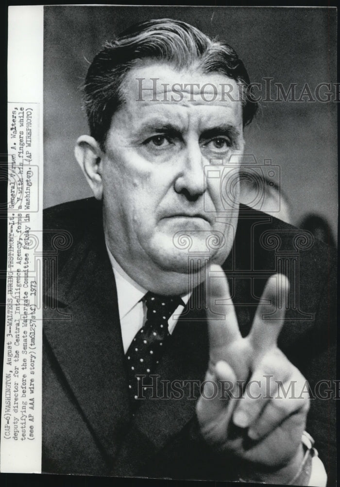 1973 Press Photo Lt. General Versen Walters testifies before Watergate Committee - Historic Images