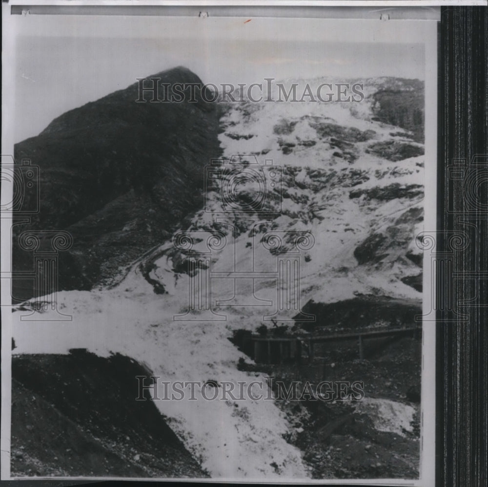 1965 Press Photo Huge Ice Slide Buried a Dam Project, Saas Fee Avalanche- Historic Images