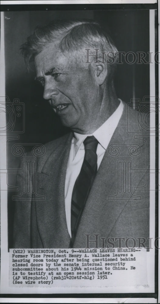 1951 Press Photo Former Vice President Henry A. Wallace leaves a hearing room- Historic Images