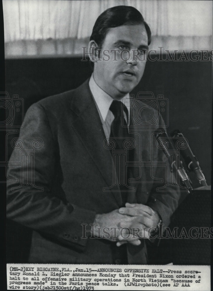 1973 Press Photo Press Secretary Ronald Ziegler announces offensive halt-Historic Images