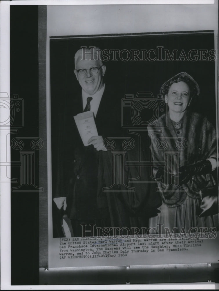 1960 Press Photo Chief Justice of United States Earl Warren &amp; wife at airport - Historic Images