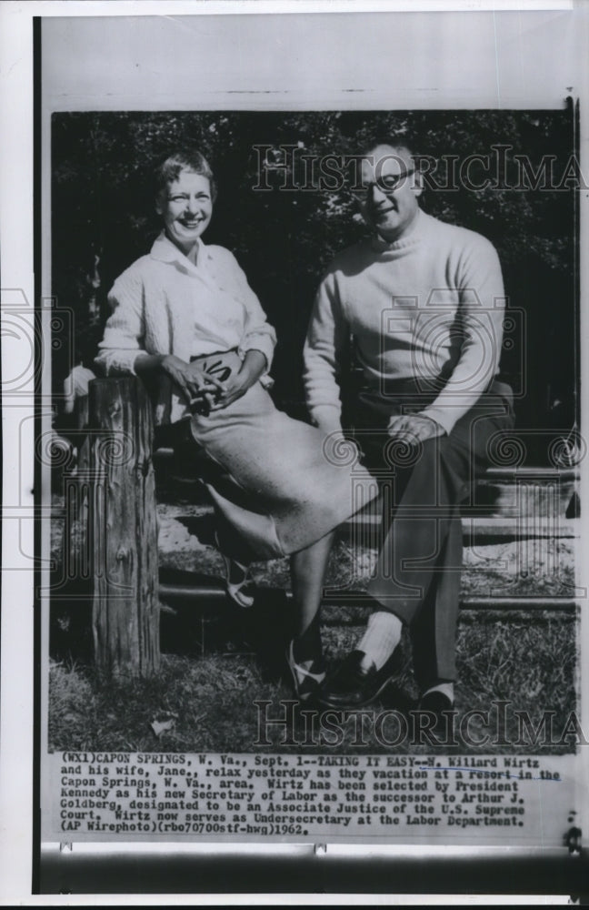 1962 Press Photo W. Willard Wirtz, new Secretary of Labor, and wife, Jane - Historic Images