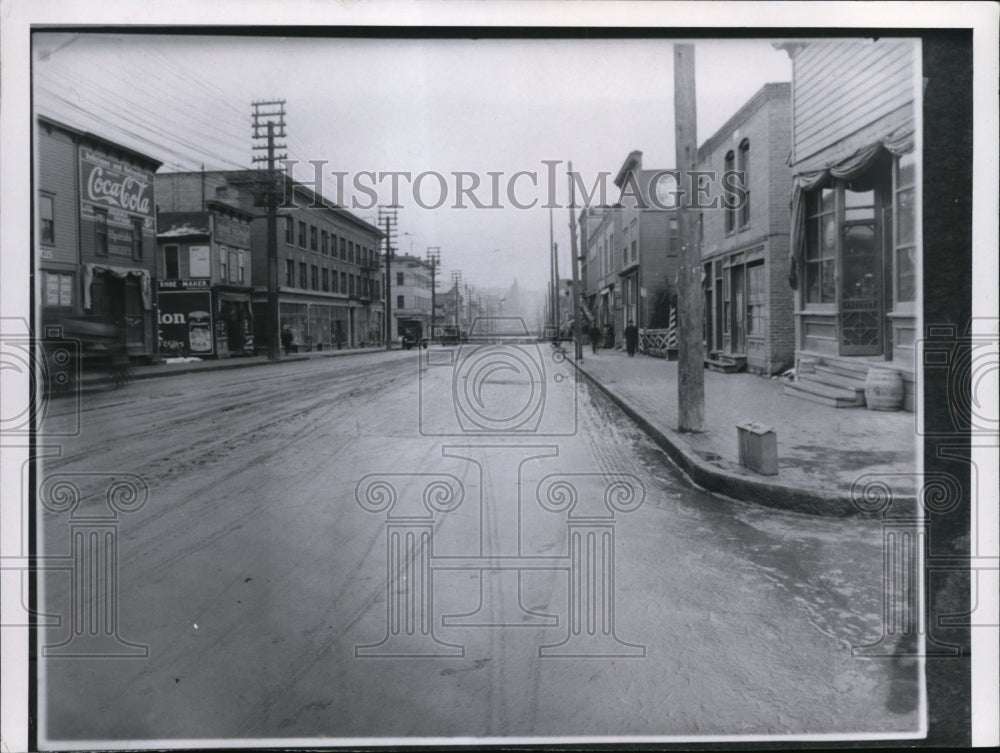1917 Press Photo Johnson Mellon &amp; Monroe about 1917, looking south on Maxwell br-Historic Images