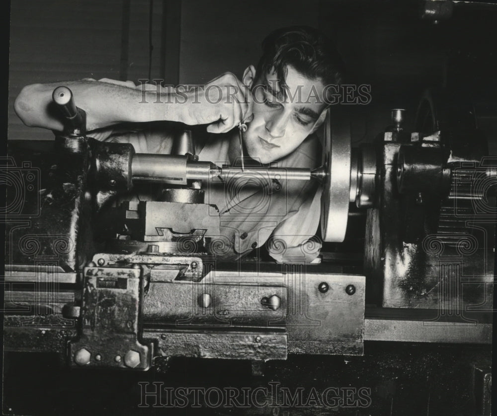 1941 Press Photo Aluminum - spx02965-Historic Images
