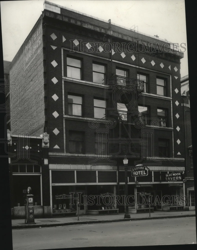 1944 View of the Oxford Hotel at Sprague Ave.  - Historic Images