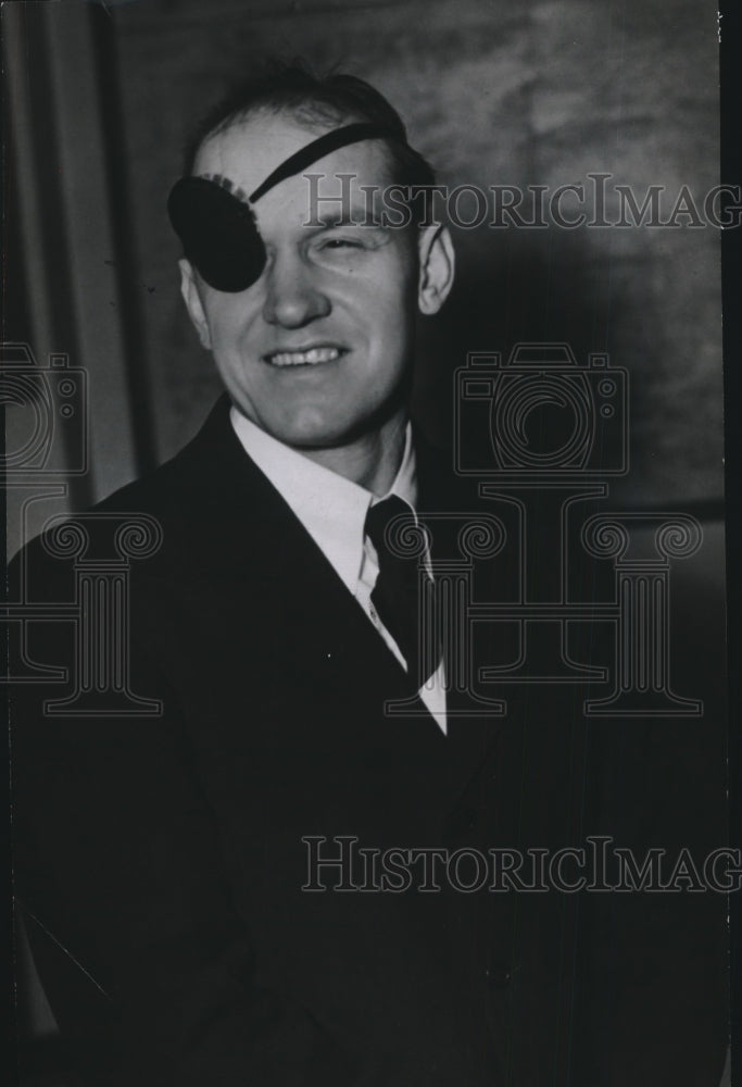 1944 Frank S. Winmett, murder survivor  - Historic Images