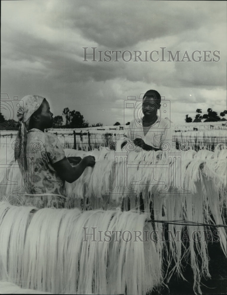 1963 Rope products in the highlands of Kenya East Africa  - Historic Images