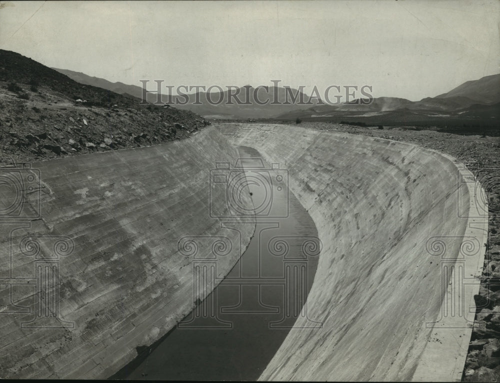 1905 Portion of the main Truckee concrete lined canal near Wadsworth-Historic Images