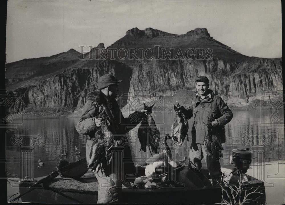 1956 Hunting Birds Scene  - Historic Images