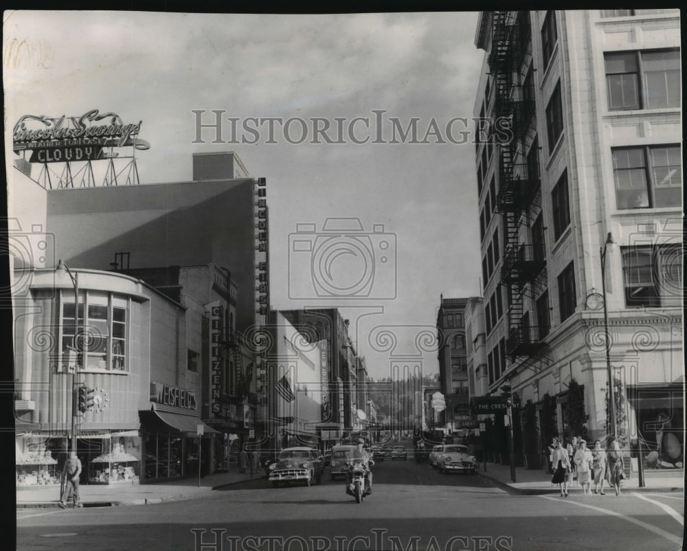 1955 Press Photo There's not much on Wall Street in downtown Spokane today-Historic Images