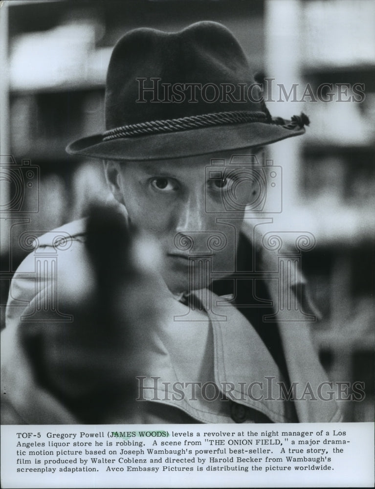 1979 Press Photo James Wood as Gregory Powell in Scene from "The Onion Field." - Historic Images