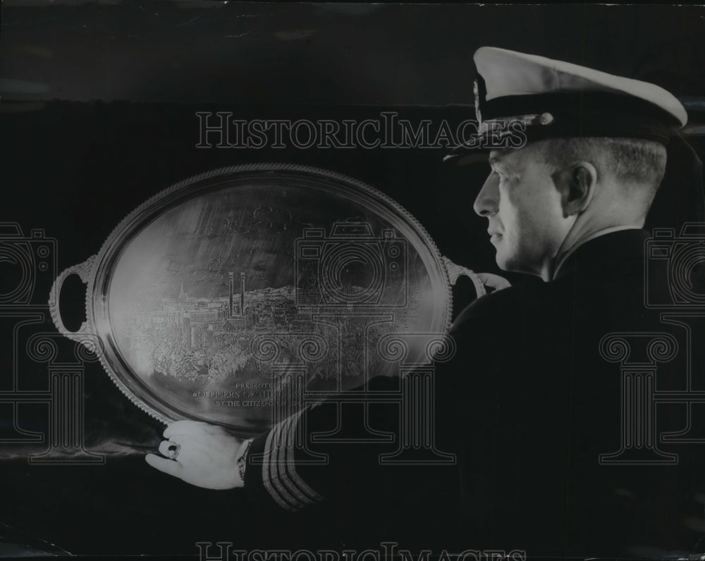 1946 Press Photo Spokane city engraved on silver tray presented to USS