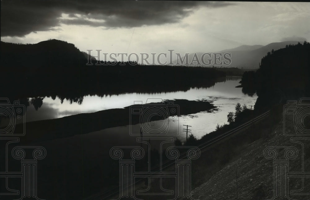 1943 Press Photo Clark's Fork River from mountain side - Historic Images
