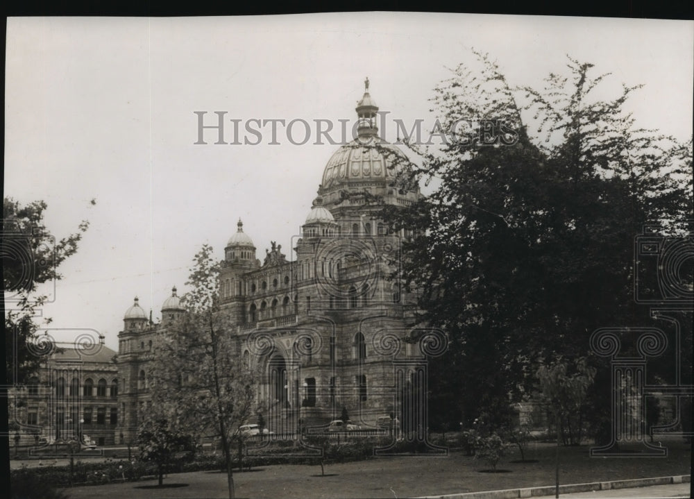 1957 Press Photo Parliament Building Victoria B.C. - Historic Images