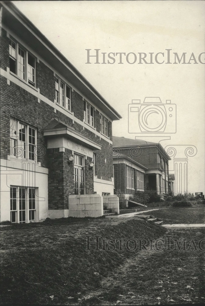 1930 Press Photo Entrance detail of Smith Hall, Clarkston Gym and Auditorium - Historic Images
