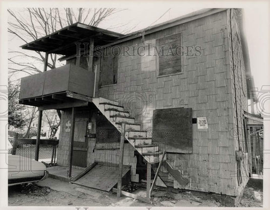 1989 Press Photo Condemned House at 9 1/2 Vigeant Street, Ware, Massachusetts - Historic Images