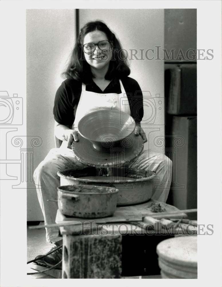 1991 Press Photo Potter Rona von Mering in her Easthampton Studio - sra09591- Historic Images