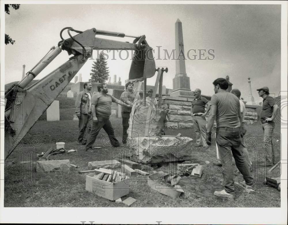 Press Photo Workers repair damaged monuments in Hillside Cemetery, Massachusetts- Historic Images