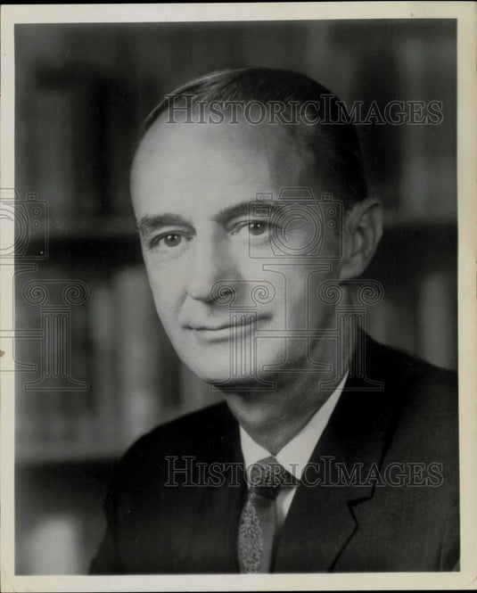 1970 Press Photo Frank C. Metzger, Head of Dunn & Bradstreet, New England Region- Historic Images