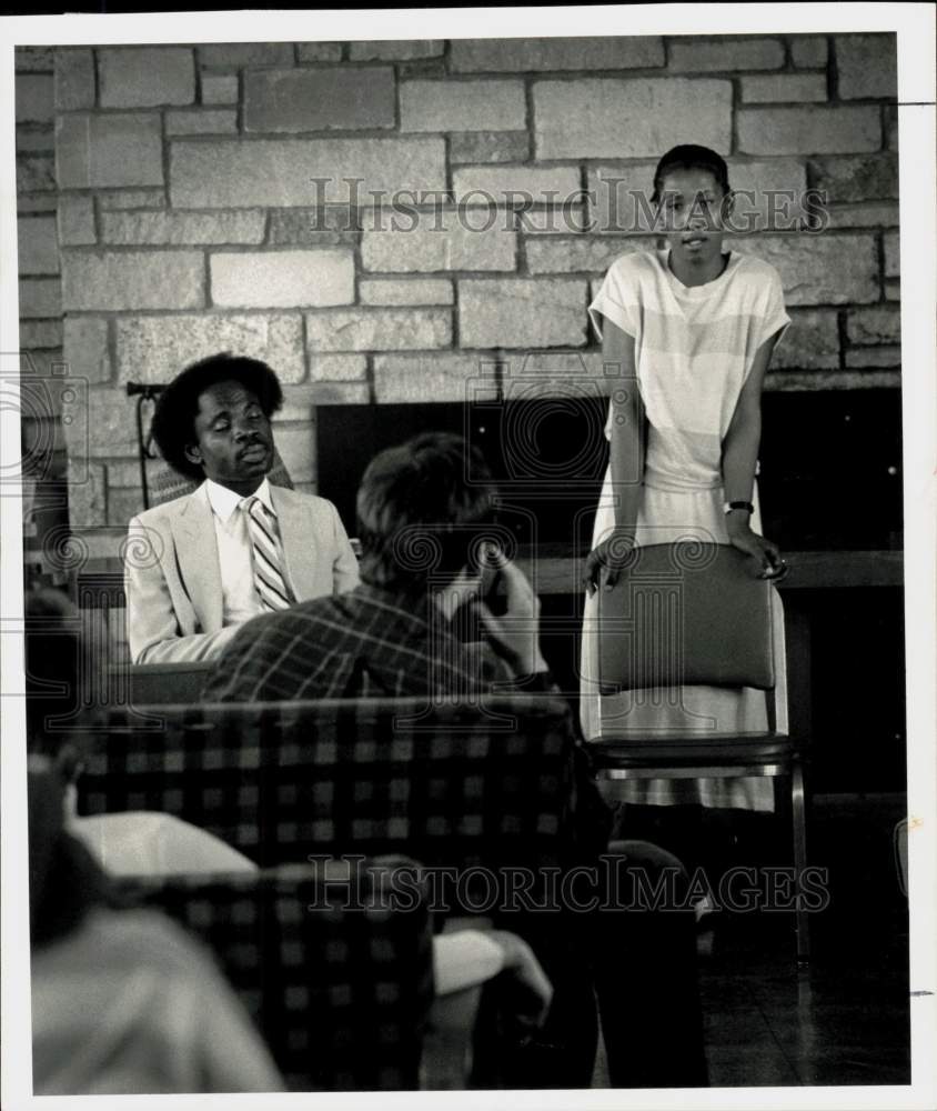 1986 Press Photo Makaziwe Mandela and husband, Isaac Amuah at Mt. Herman School.- Historic Images