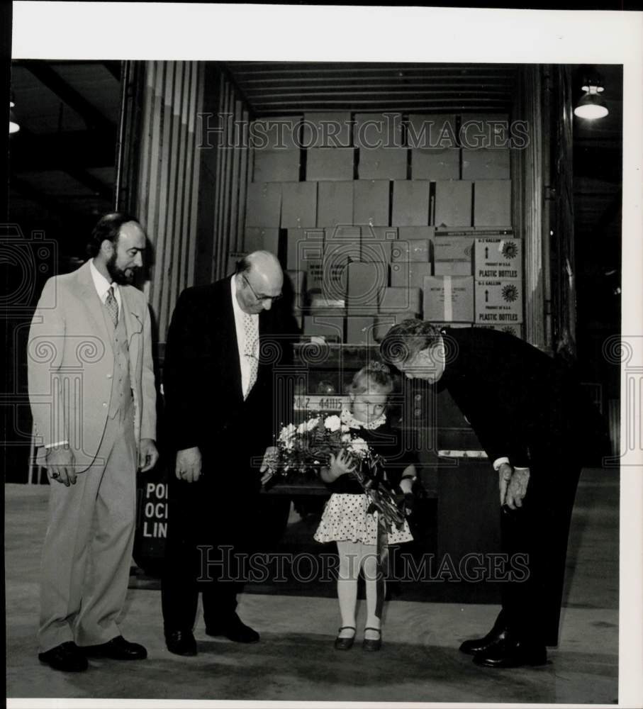 1990 Press Photo Susie Skora presents flowers to Bishop Joseph Maguire, MA- Historic Images