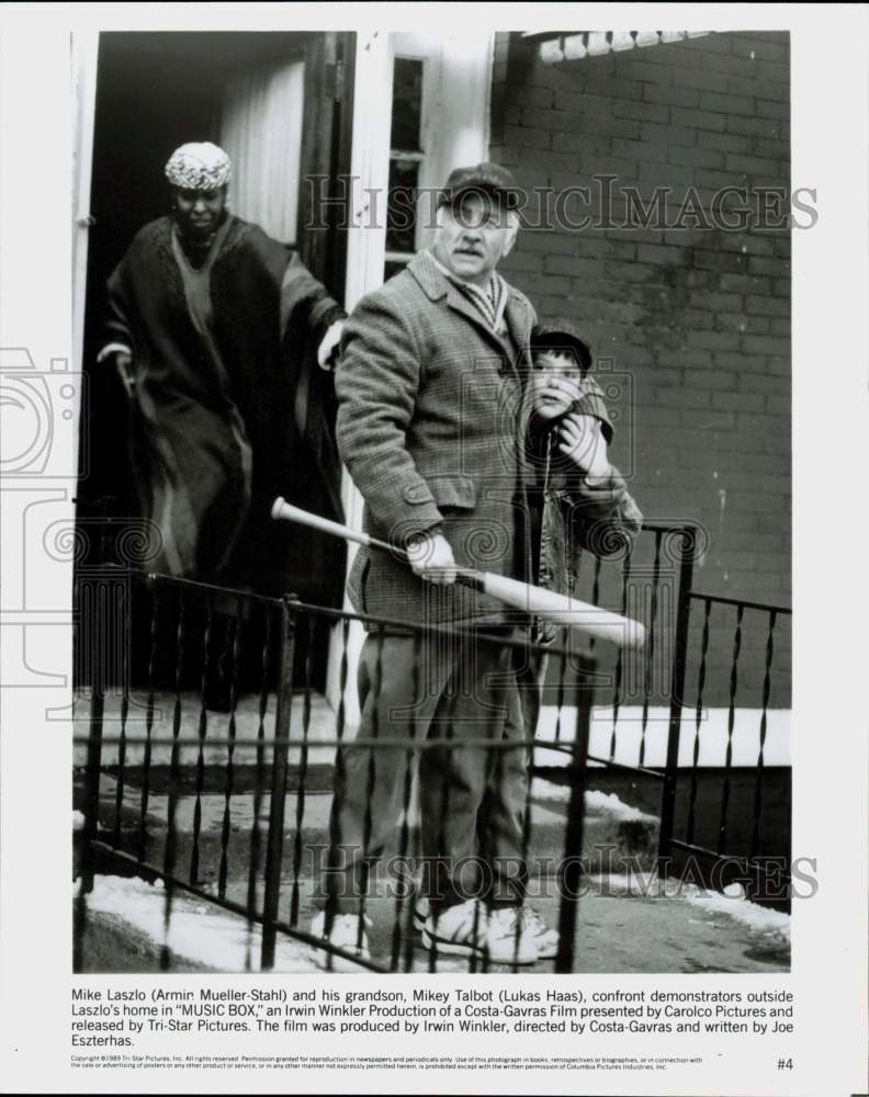 1989 Press Photo Armin Mueller-Stahl, Lukas Haas in &quot;Music Box&quot; Movie- Historic Images